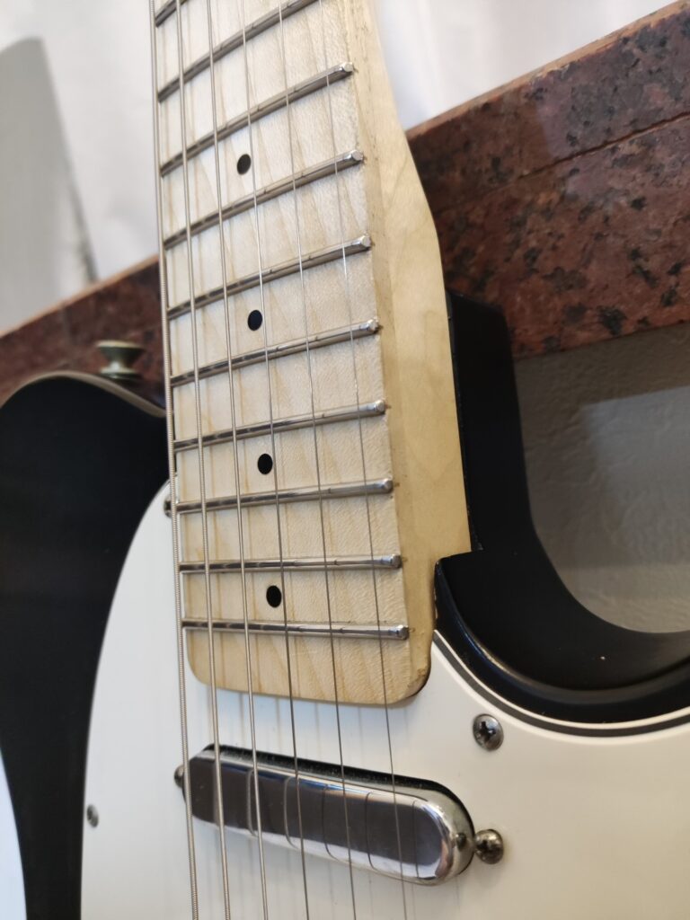FENDER USA Highway ONEのボディーを手に入れたので似合うネックを探し