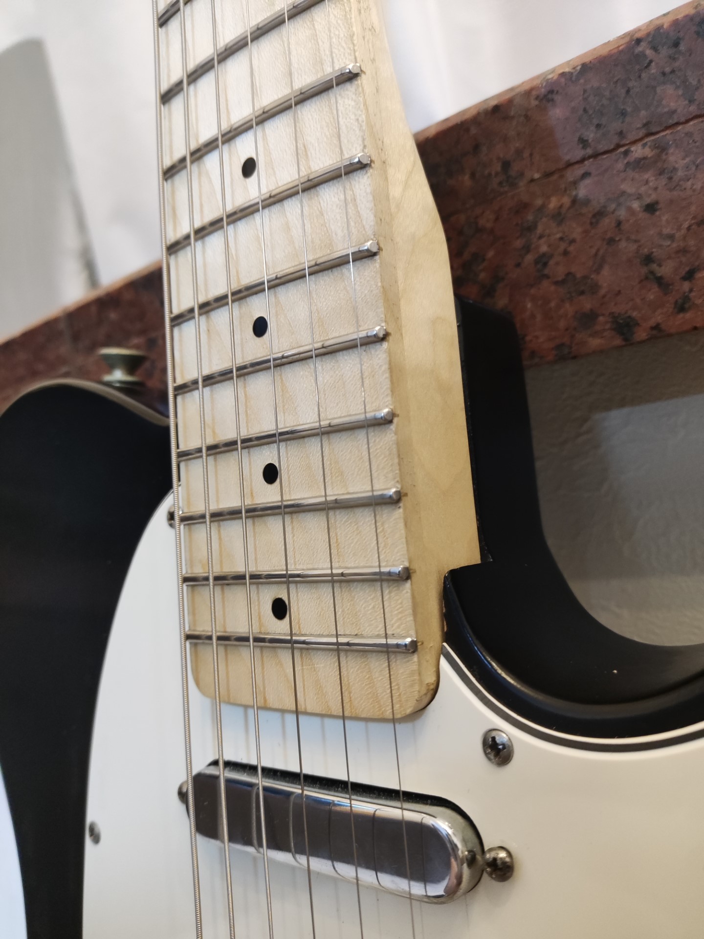 FENDER USA Highway ONEのボディーを手に入れたので似合うネックを探し