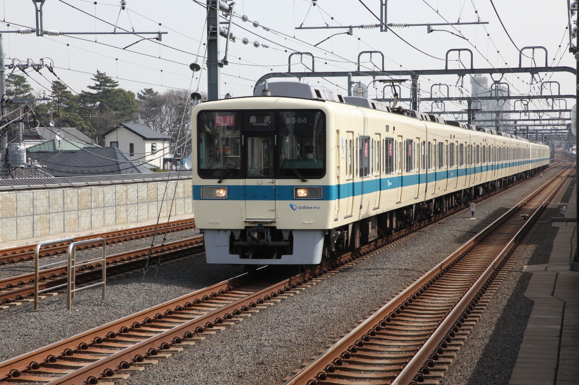 西武、小田急からの譲受車両は「8000系」に デザイン決定 | 鉄道