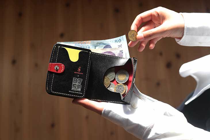 新商品】『ブラック・ジャック』連載50周年記念モデル。小さいふ