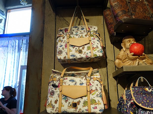 ドゥーニー&バークのディズニーランド60周年バッグ特集 2015