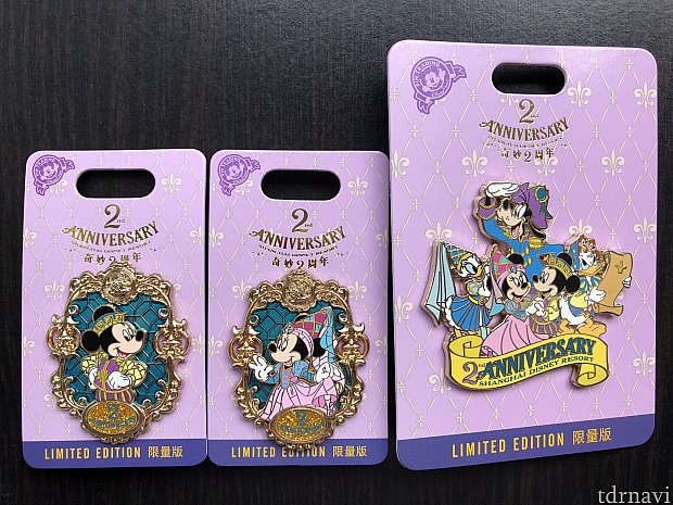 豪華で凝ったデザインが素敵♡2周年の限定ピンバッジが発売！ グッズ