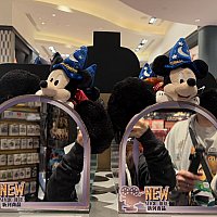 20周年のプレ商品？ソーサラーミッキーグッズを紹介（香港）