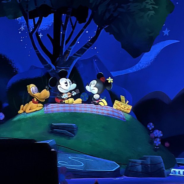 ランナウェイレールウェイのアナハイムディズニーとWDWの違いを