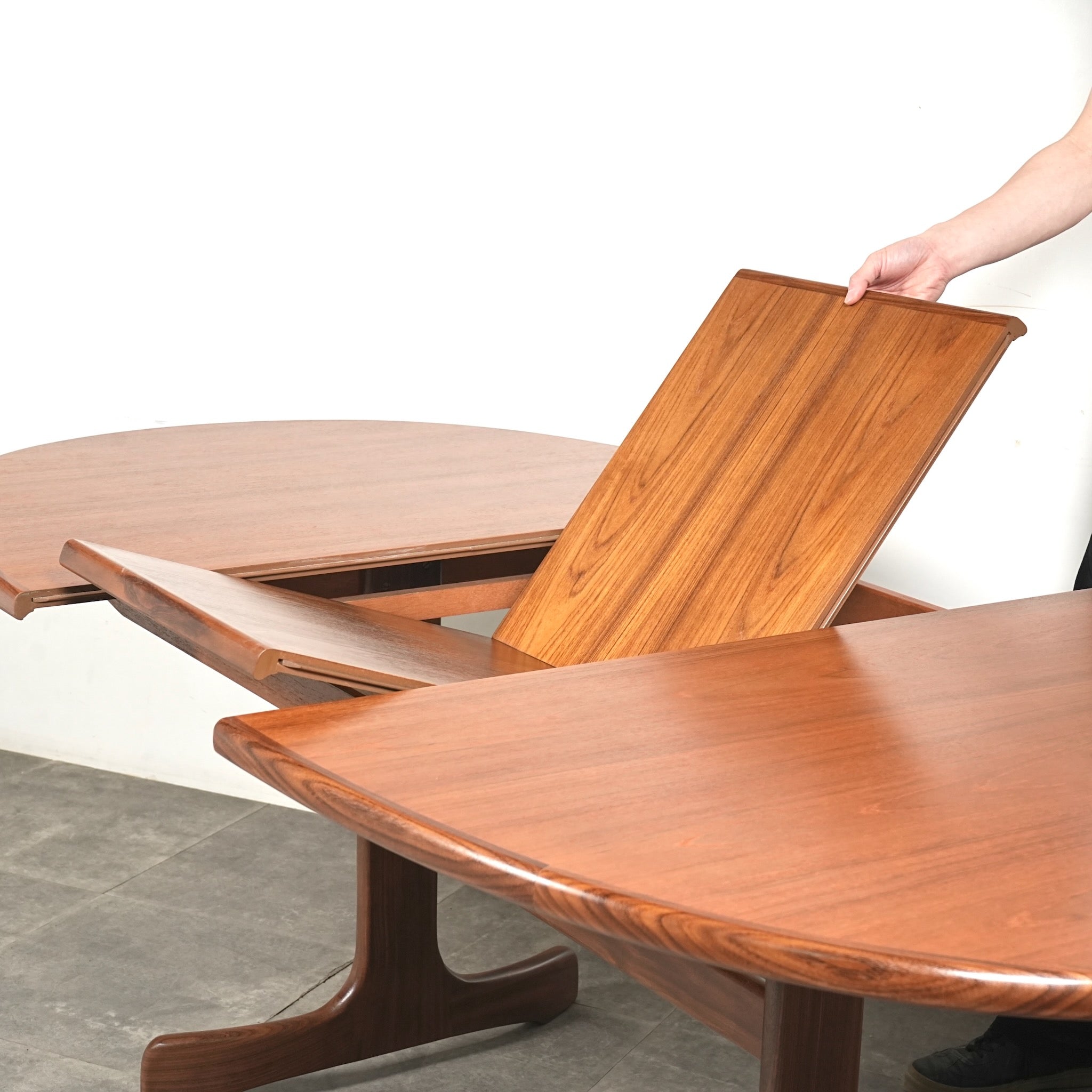 G-PLAN】ホエールレッグ ダイニングテーブル – TIME HYPE