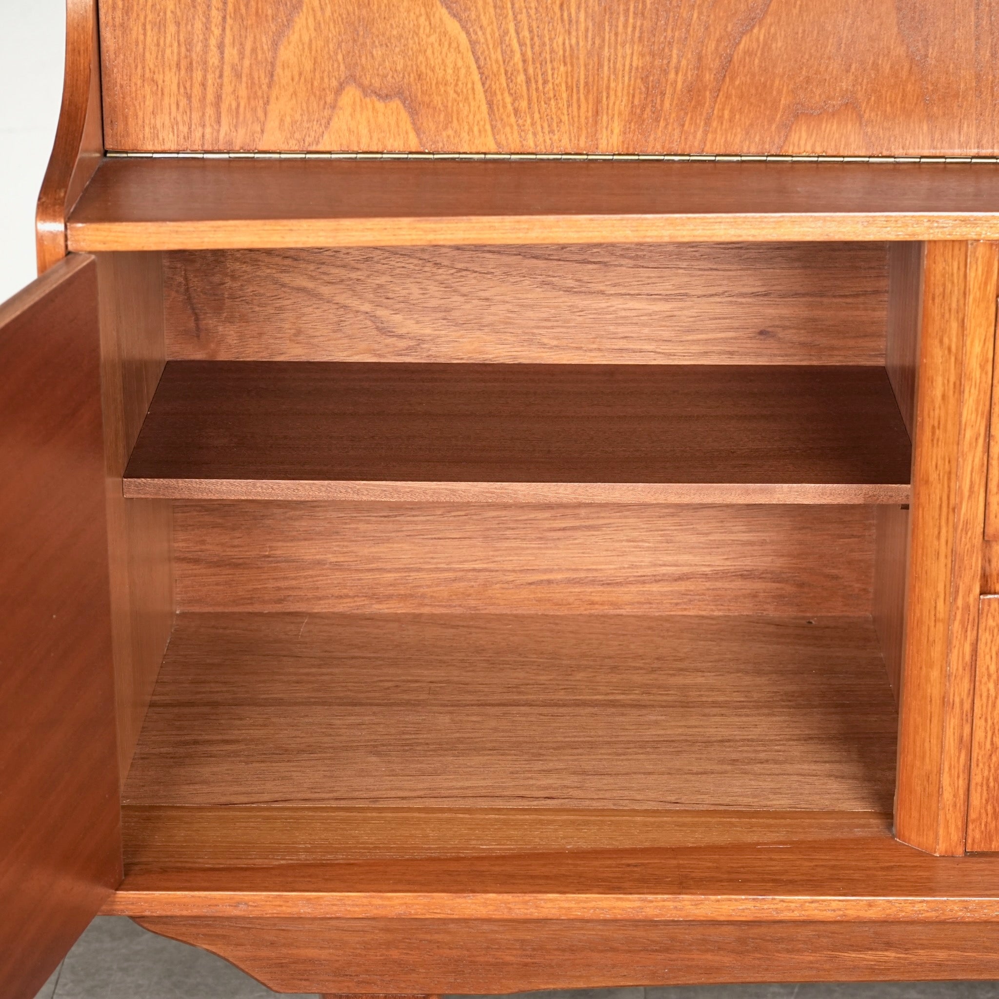 Jentique】ヴィンテージ キャビネット(ハイサイドボード) – TIME HYPE