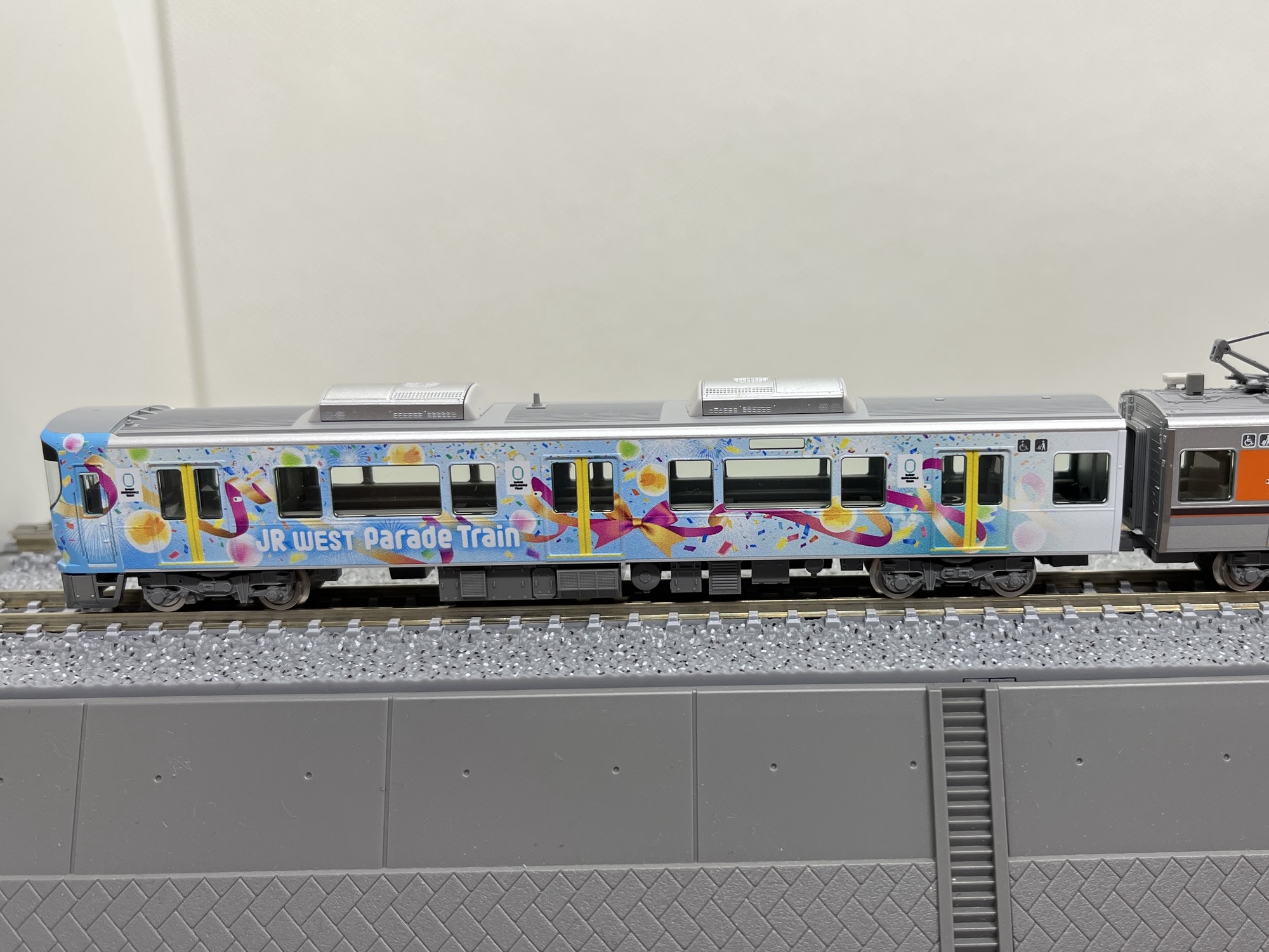 JR WEST Parade Train 入線レビュー – MSangaの鉄道模型のページ
