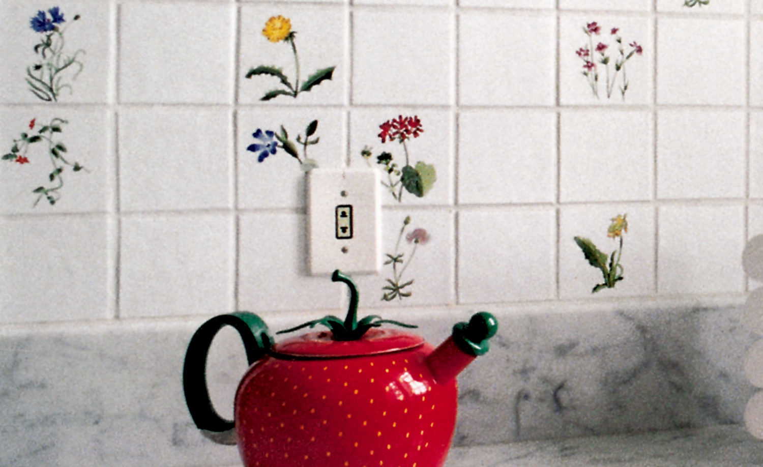 Flower | tiles by HiRATA TILE | 新築・リフォーム問わず皆様の豊かな