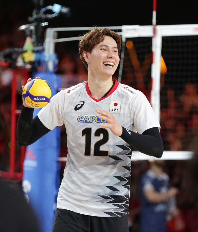 高橋藍がサインボールに隠した