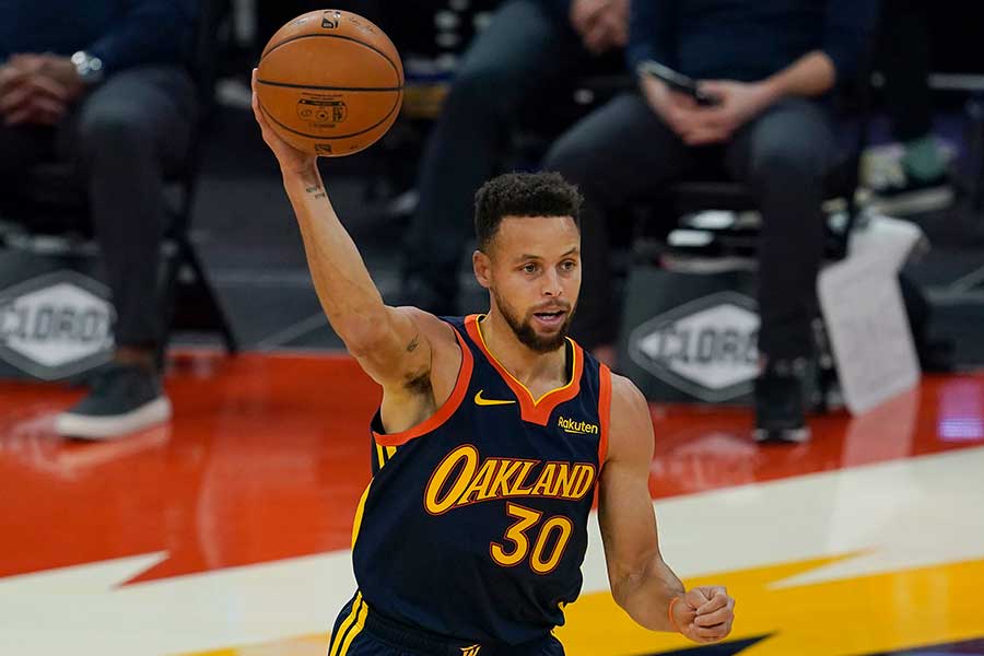 1人で5人を翻弄 名手カリーの止められない