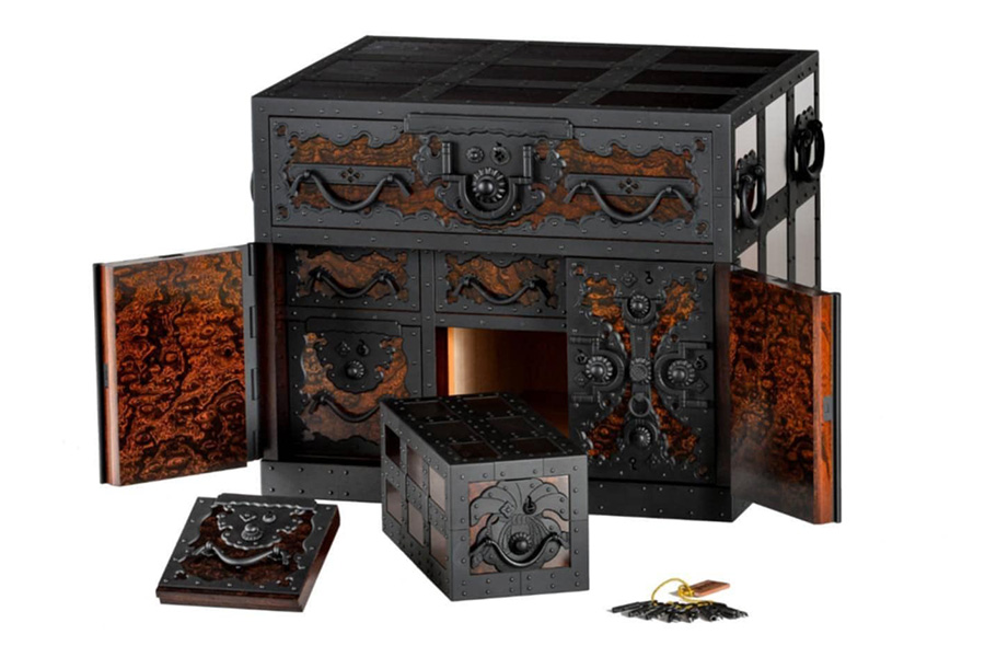 船箪笥 金具製作実演 – 匠工芸（福井） || THE COVER NIPPON