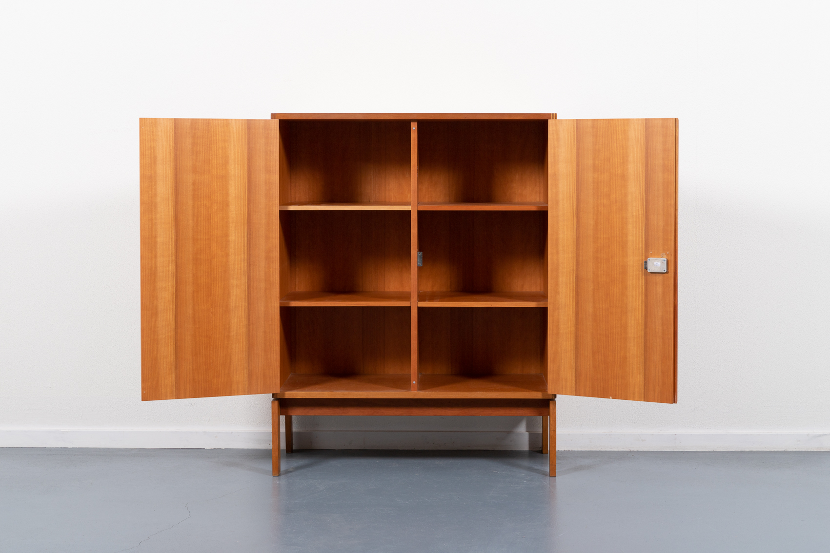 Modern cabinet by Henning Jensen and Torben Valeur for Munch