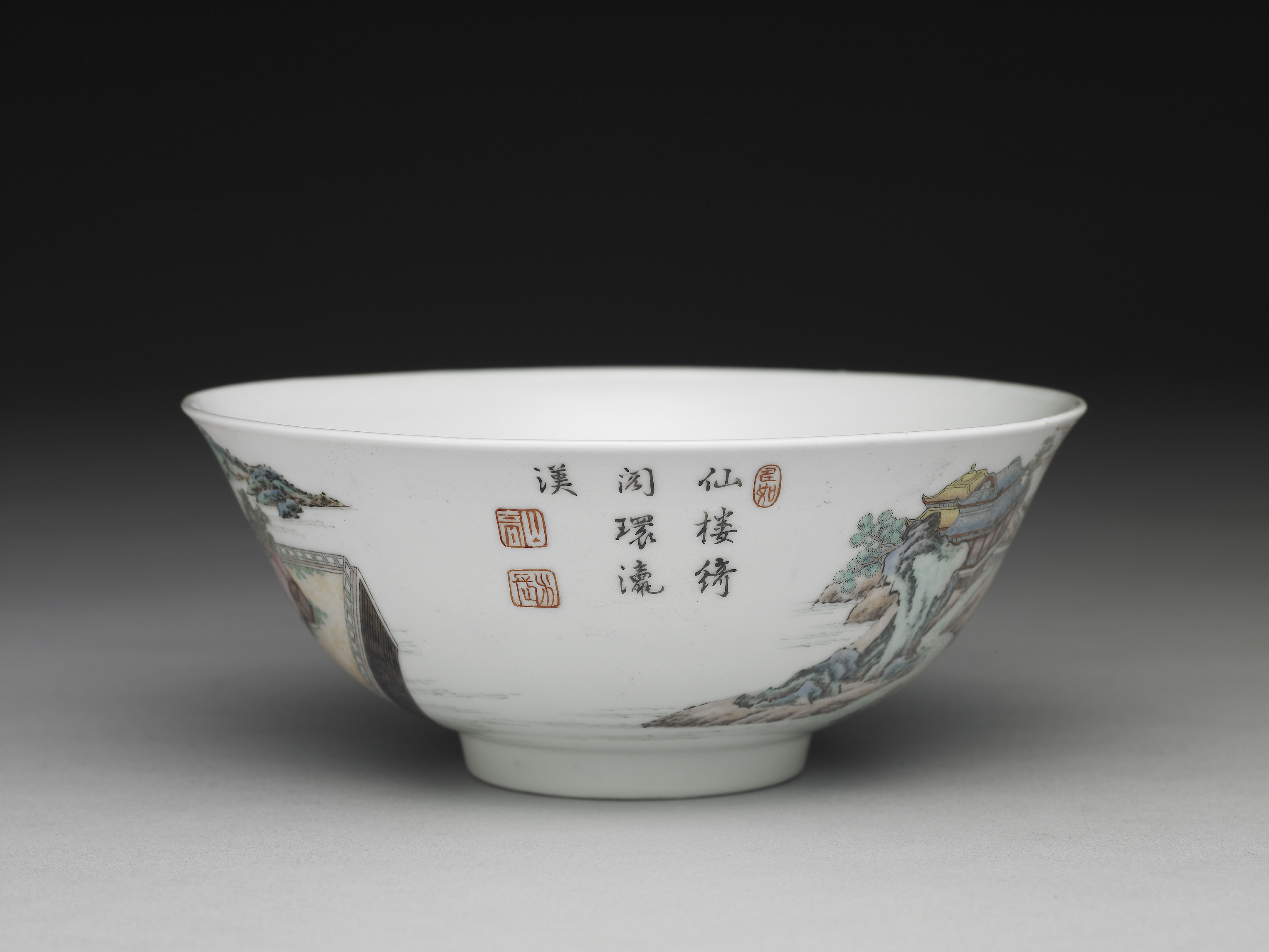 国立故宮博物院 3D文物鑑賞-3D文物-清 乾隆 琺瑯彩山水楼閣碗