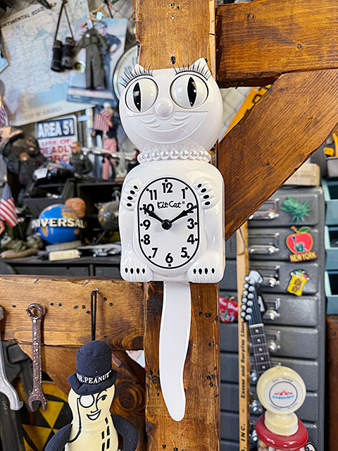 楽天市場】キット キャット クロック レディの通販