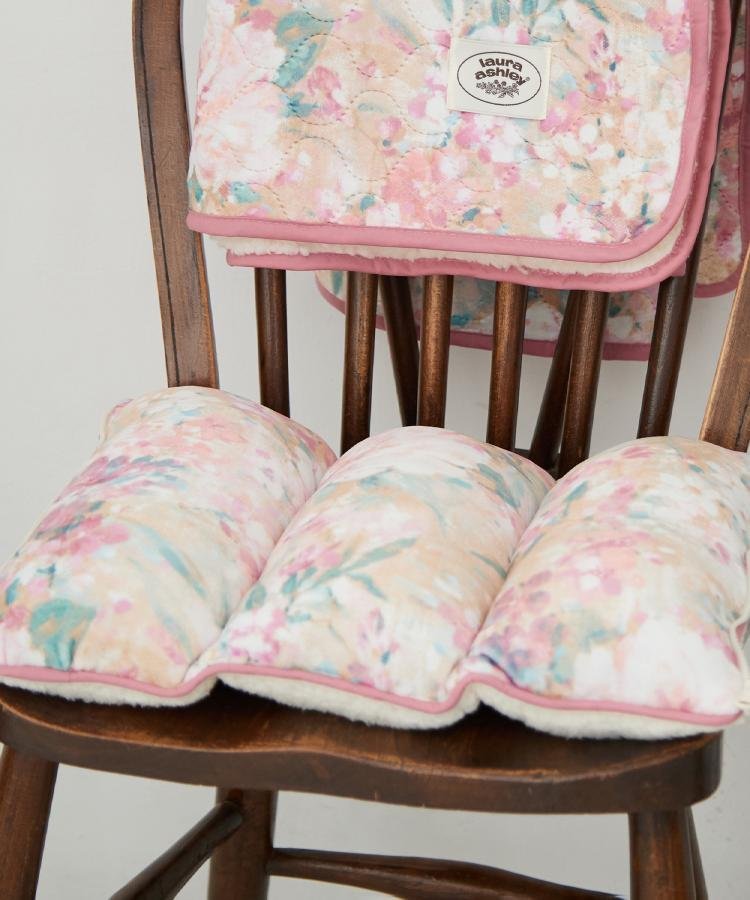 楽天市場】ローラアシュレイ クッションの通販