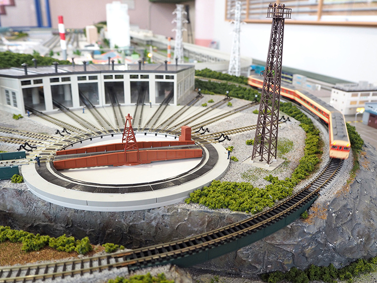 倉敷市／サンフラワー 鉄道ジオラマ館》 線幅9mm、1/150サイズの鉄道