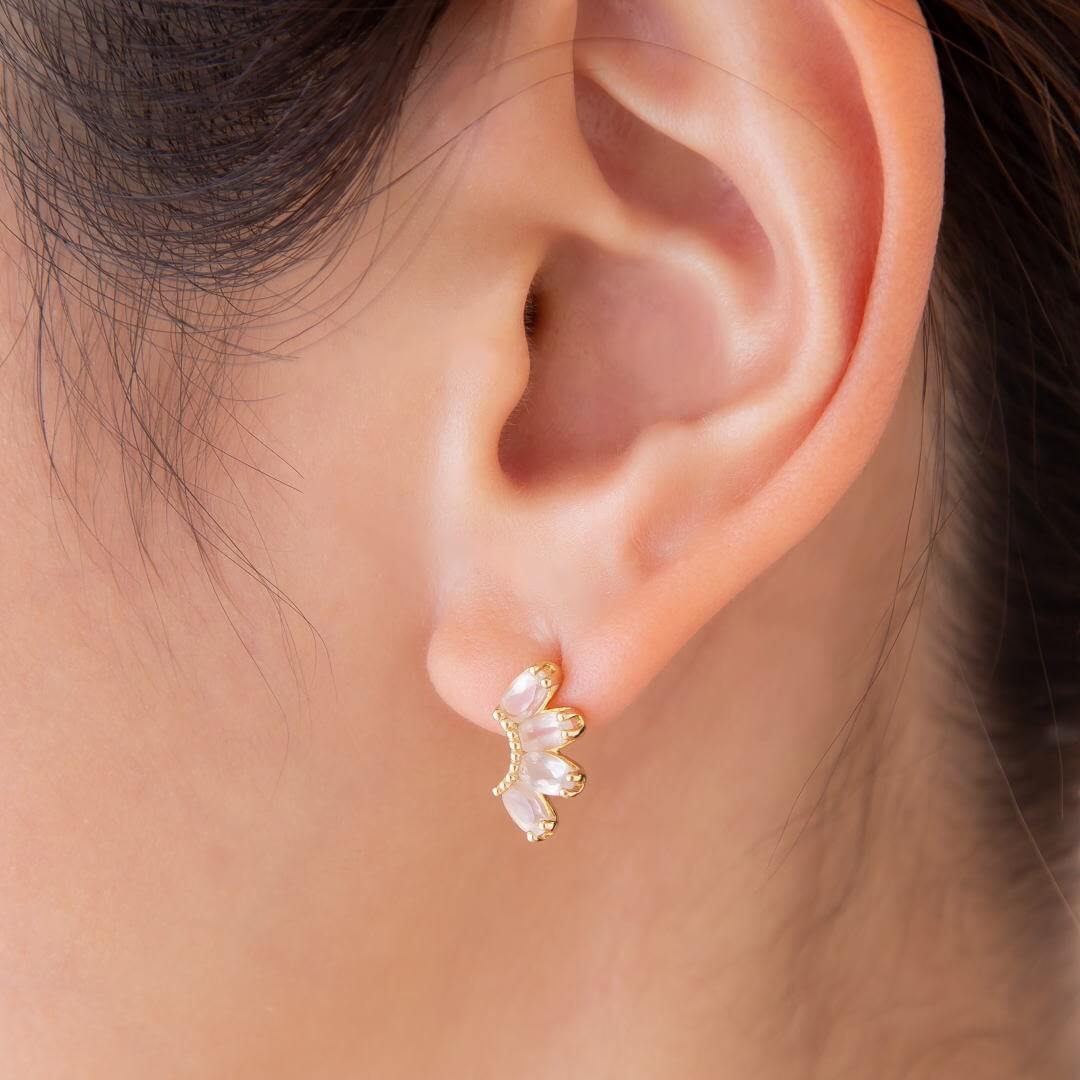 ガーベラアメジストK18ピアス｜2月誕生石 11月誕生花