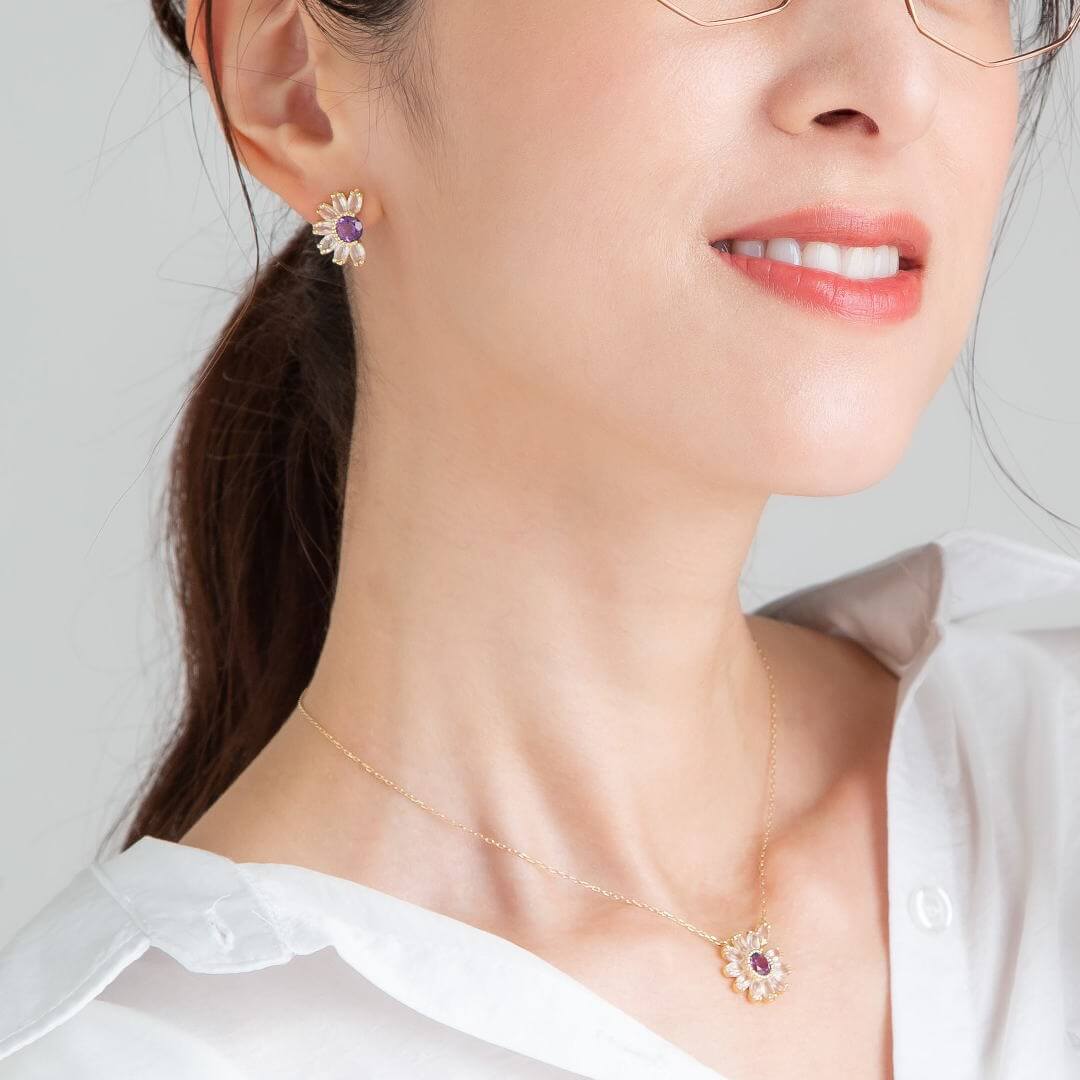 ガーベラアメジストK18ピアス｜2月誕生石 11月誕生花