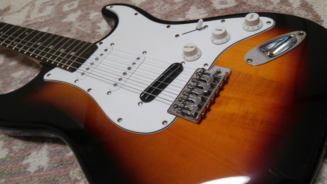 フォトジェニック ST-180 改造 | 安ギター一期一会 by Tone Lab