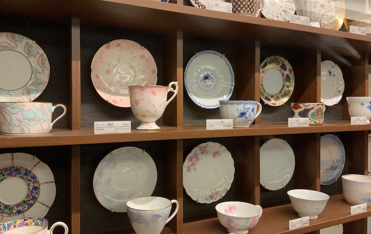 ノリタケの森は予約不要でできる皿の絵付け体験が大人気 | NAGOYA