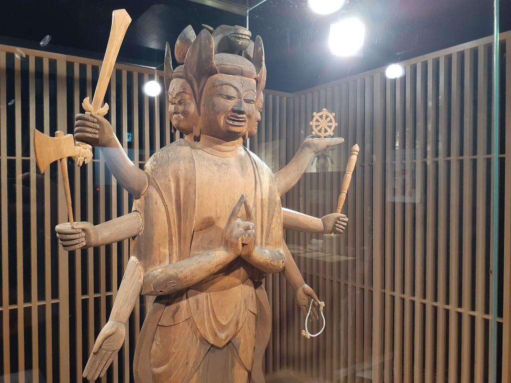 間近で鑑賞！東京長浜観音堂で奥深い観音像の世界へ by Hanes | 中央区