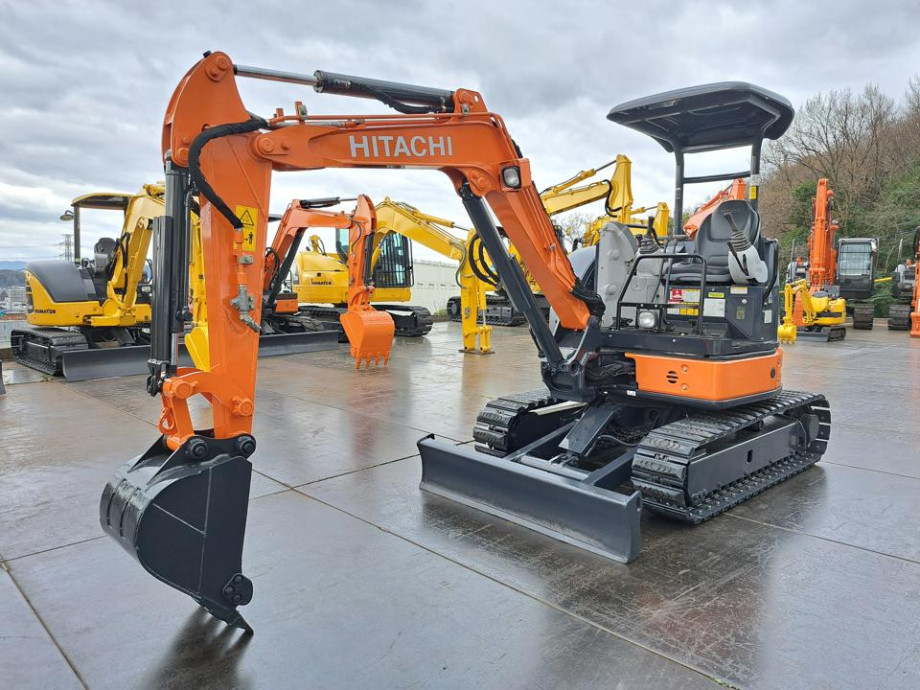 本日のご案内機械！日立のミニユンボZX30U-5Aクレー仕様機です。|中古