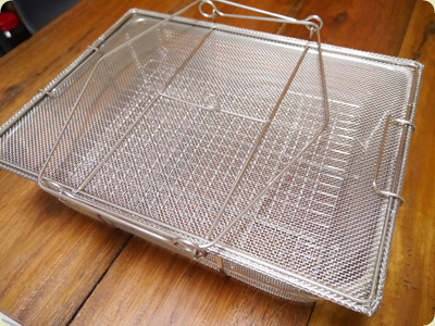 辻和金網の「ふたつき干しかご」 - 東京弁当生活。