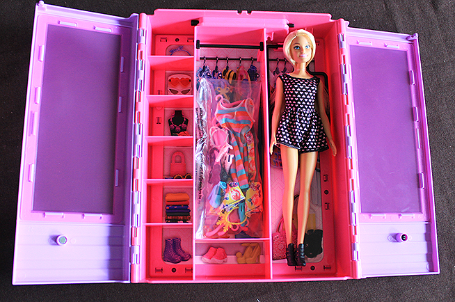バービーのクローゼットを大人買い！ 世代を超えてワクワクする楽しさ