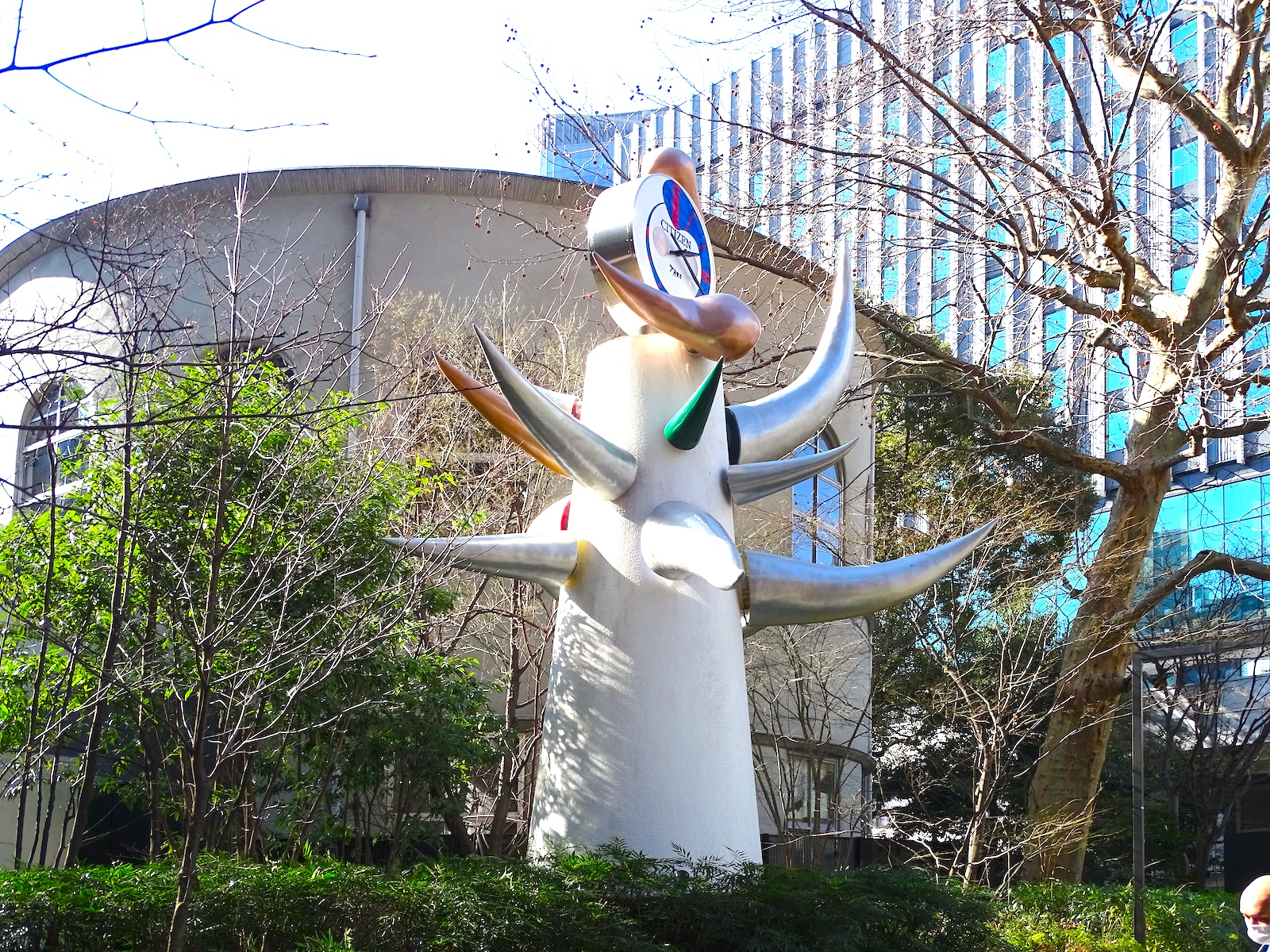 待ち合わせ場所／銀座】数寄屋橋公園・岡本太郎作『若い時計台