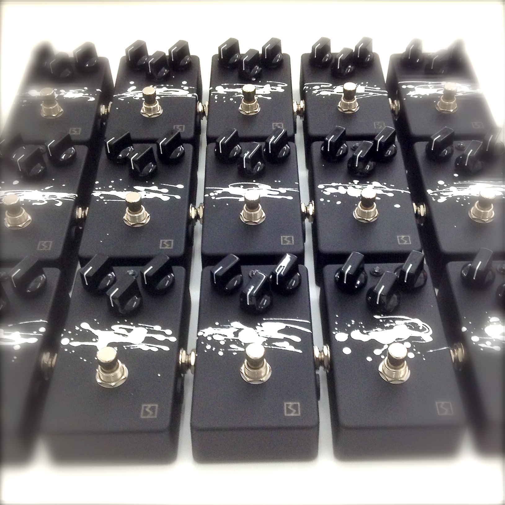 まるで忍法か剣術使いの様な歪み - TOKYO EFFECTOR