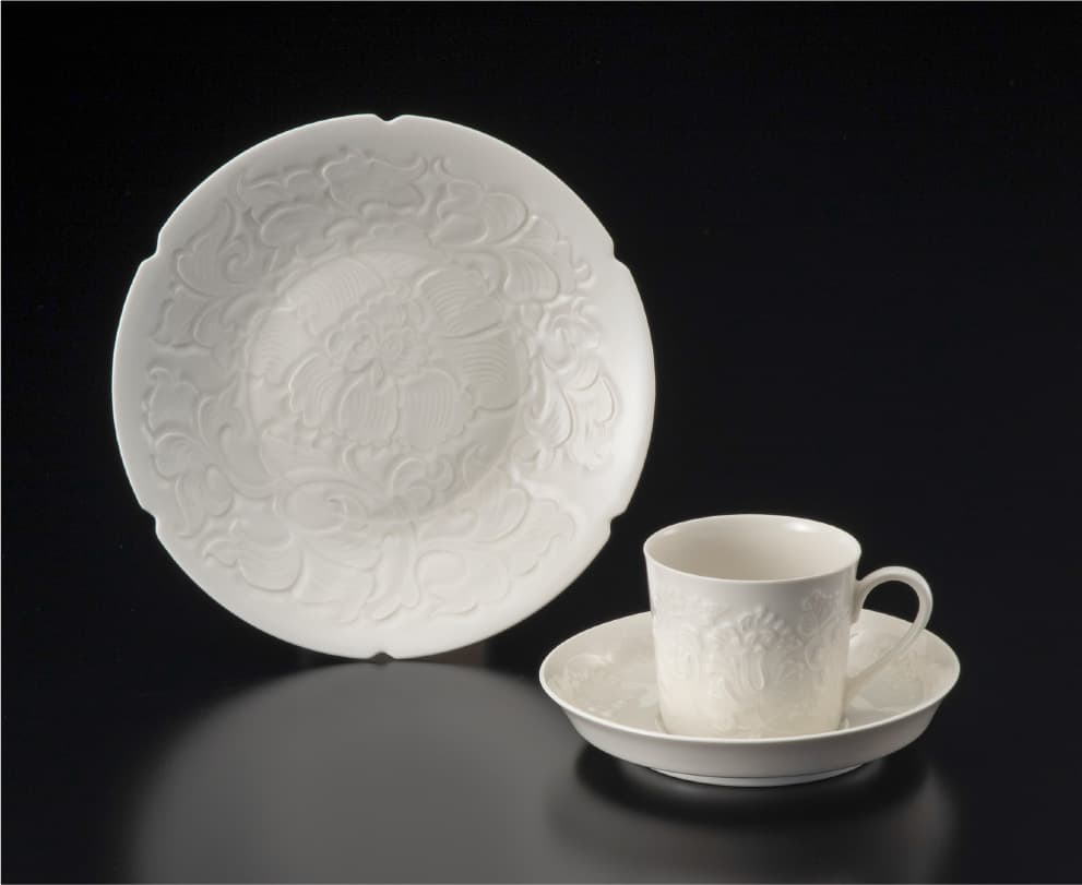 白磁 華唐草 | 土岐市美濃焼公式ブランドサイト｜TOKI MINOYAKI