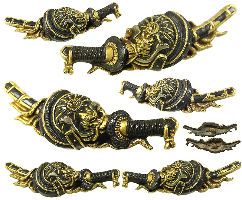 日本刀の目貫｜赤銅地太刀兜図｜日本刀専門店・東京【十拳】