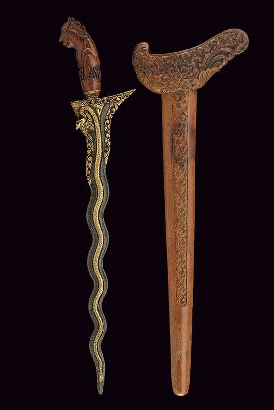 波状の刃のダガークリスインドネシア