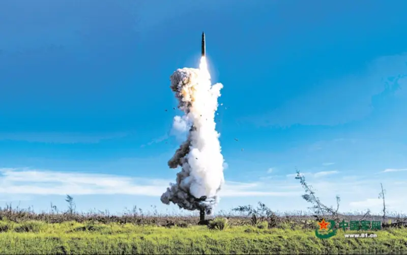 中国の最新大陸間弾道ミサイルDF-31AGの発射と中国の対米