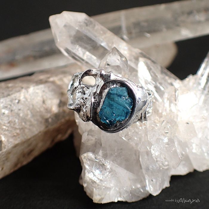 アミュレットリング ブルーアパタイト | 鉱石魔法道具と純銀