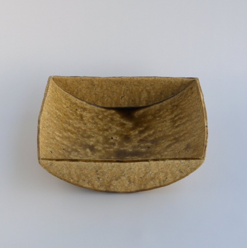 茶灰釉 大舟形鉢 / 安達健 – toutou online