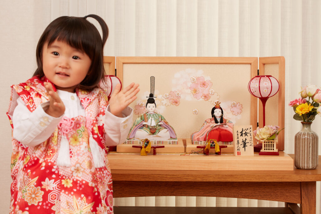 雛人形を守り、美しく見せるガラスケースは単体のみでも販売しています