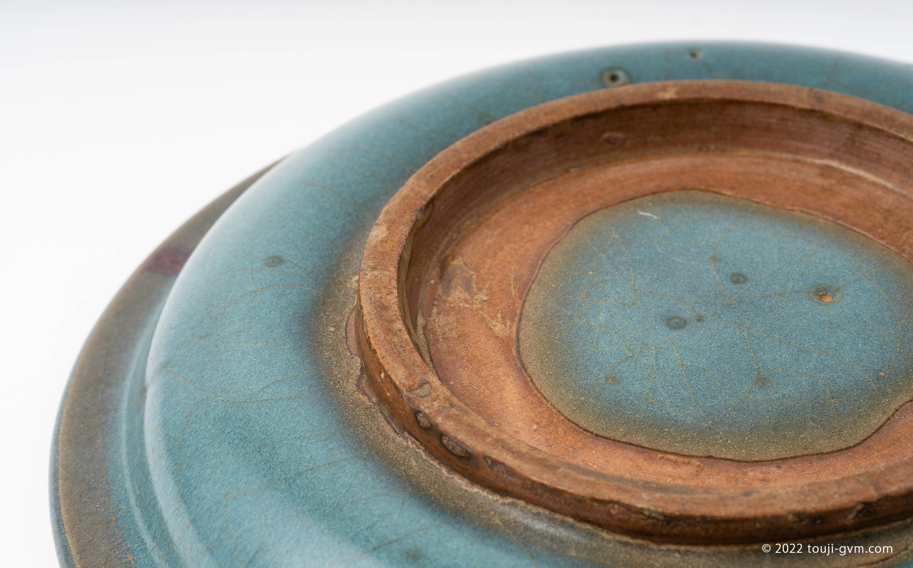 鈞窯澱青釉紫紅斑盤 – Jun ware Plate | 陶磁オンライン美術館ーTOUJI