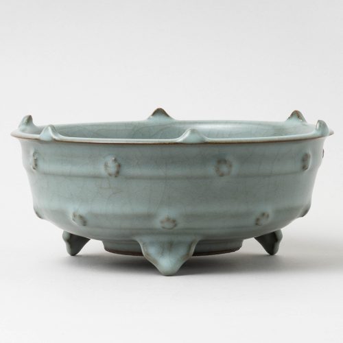 南宋官窯 御窯鼓釘文三足洗 – Guan ware Basin | 陶磁オンライン美術館