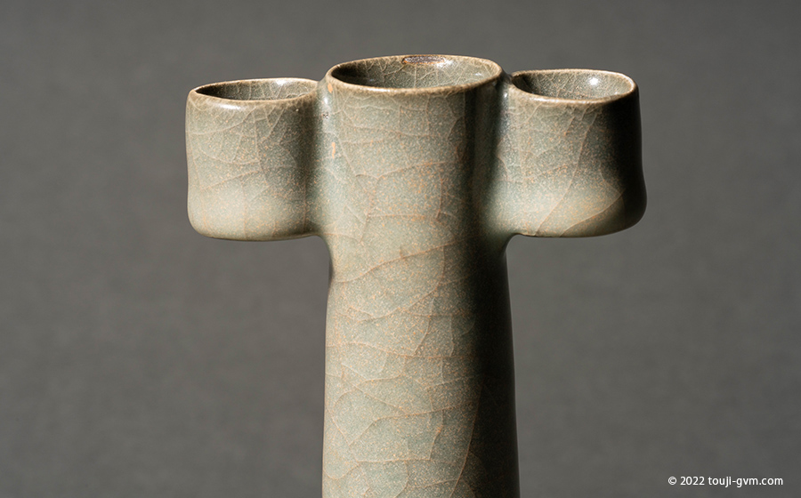 南宋官窯修内司 貫耳長頸瓶 – Two Cylinder ears | 陶磁オンライン