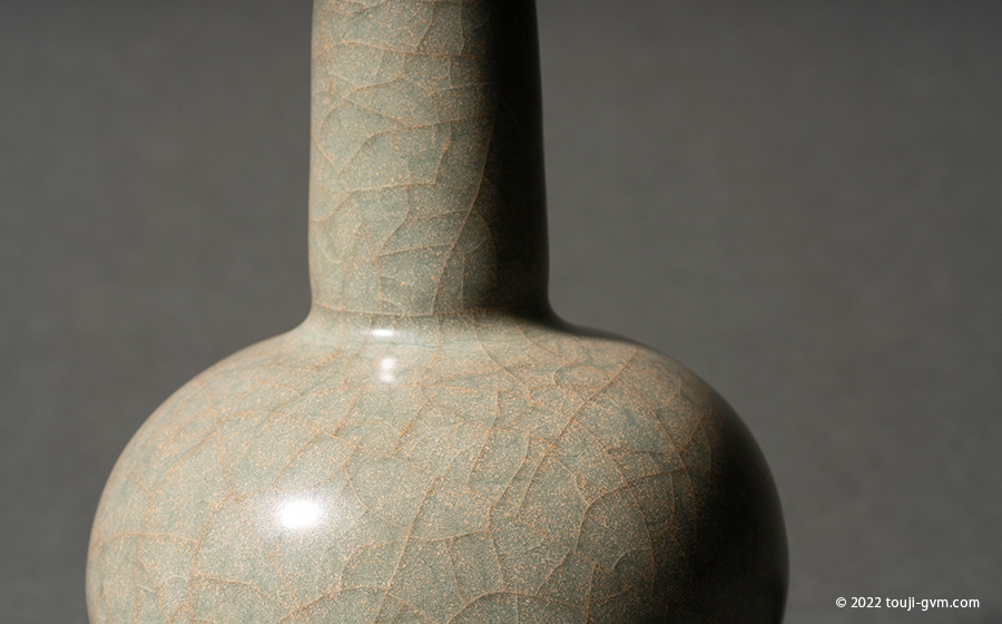 南宋官窯修内司 貫耳長頸瓶 – Two Cylinder ears | 陶磁オンライン