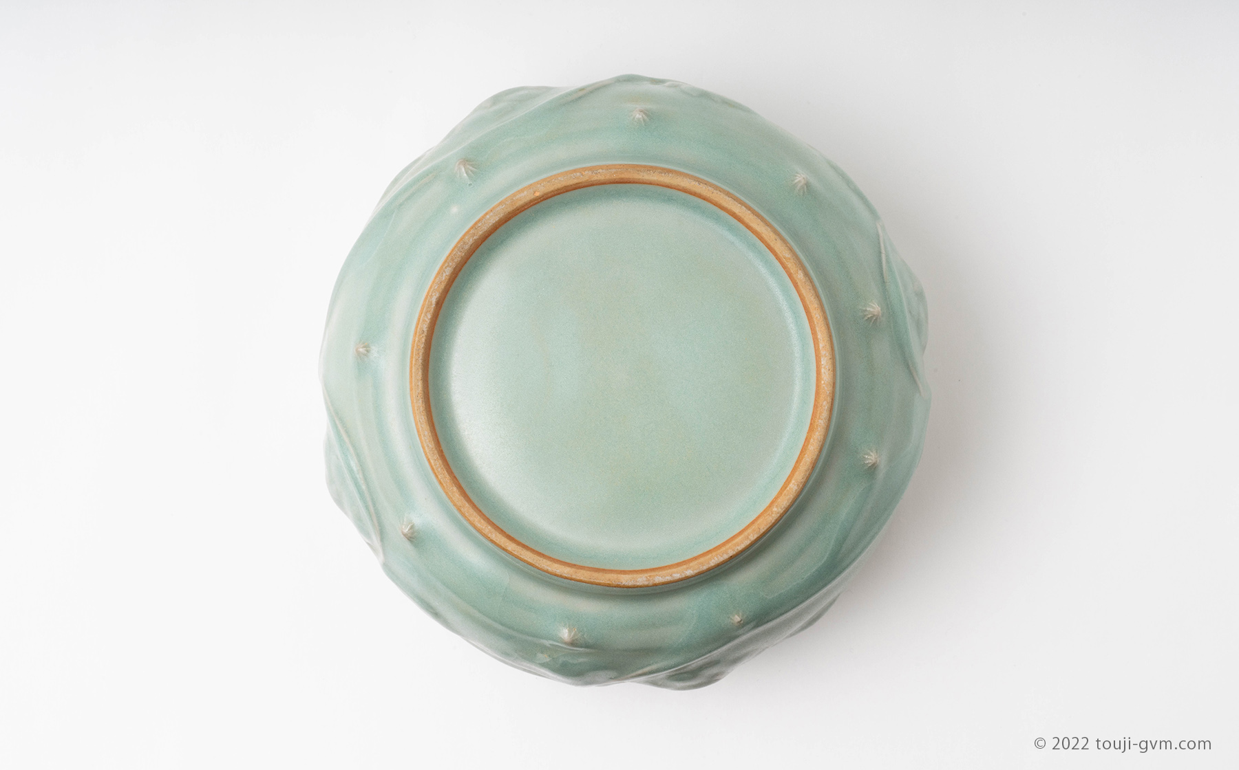 龍泉窯 青磁陽刻牡丹唐草文大罐 – Celadon Jar | 陶磁オンライン美術館