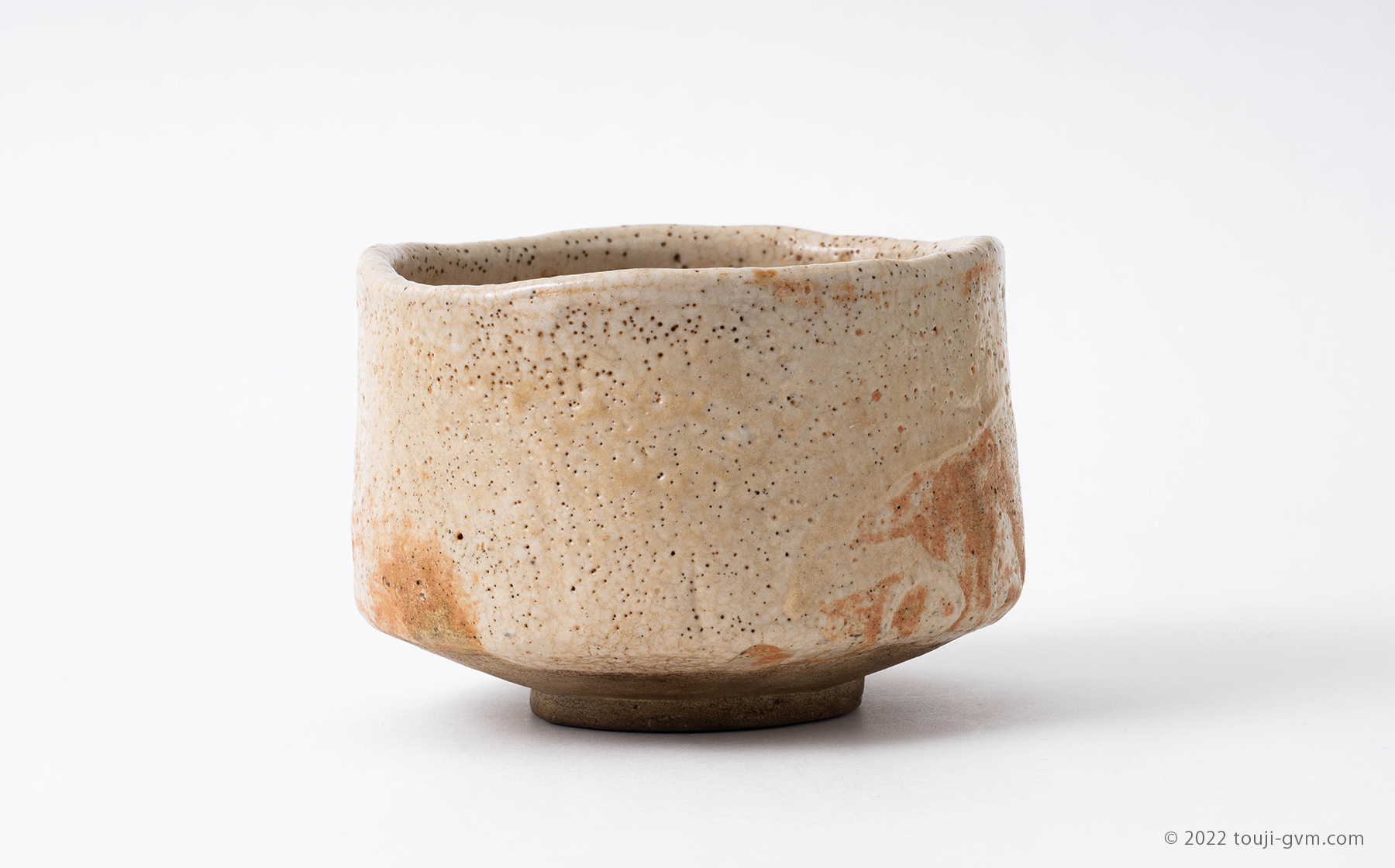 無地志野茶碗 – Shino Ware | 陶磁オンライン美術館ーTOUJI GRAPHICA
