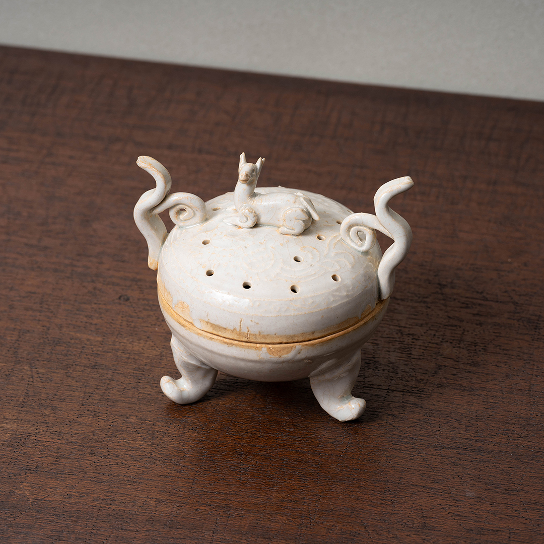 白磁（はくじ）とは｜景徳鎮や定窯の中国白磁、李朝白磁、日本の白磁の