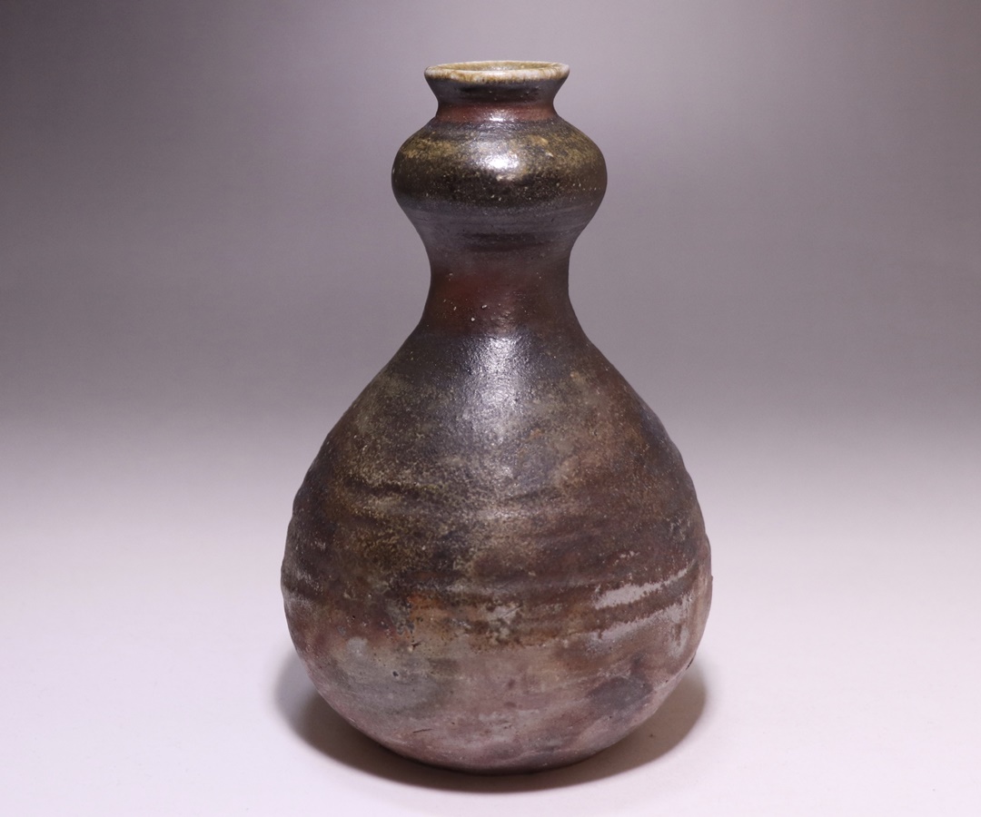 伊勢崎 満 作 「備前肩衝茶入」 ～備前焼専門卸小売店 川口陶楽苑～