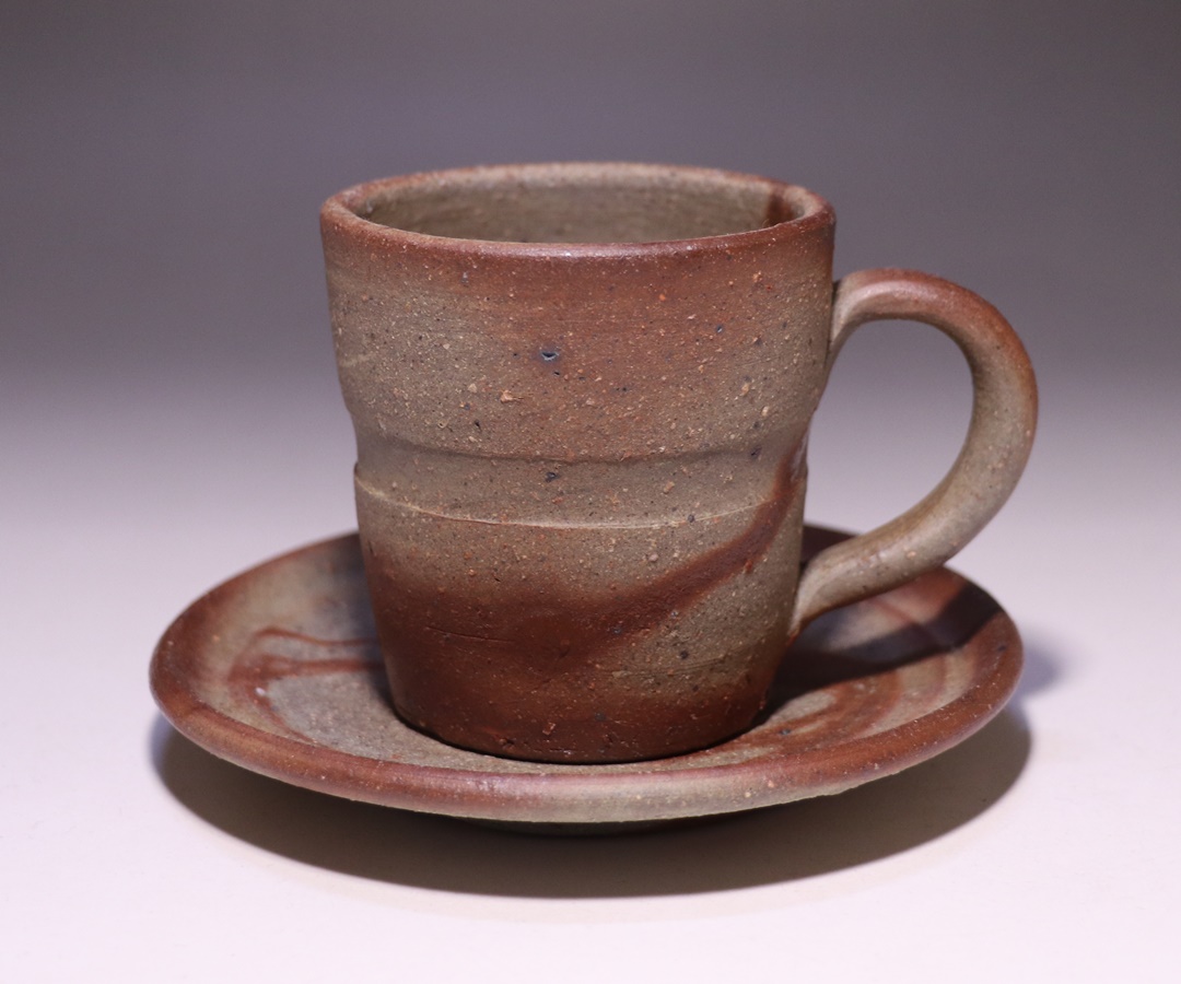 多久 守 作 「備前緋襷カップ&ソーサー」 ～備前焼専門卸小売店 川口陶