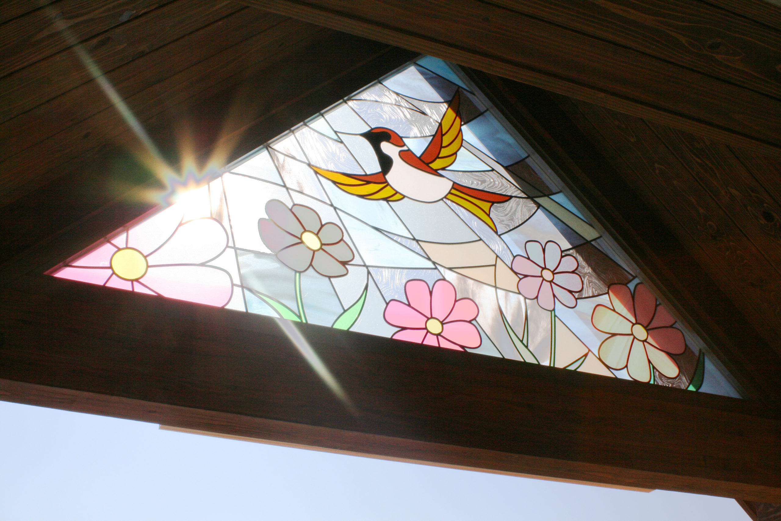 鳥と花の三角形ステンドグラス - とわリフォーム