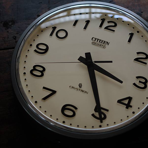 CITIZEN（シチズン）Crystro 掛け時計 電池式クオーツムーブメント交換