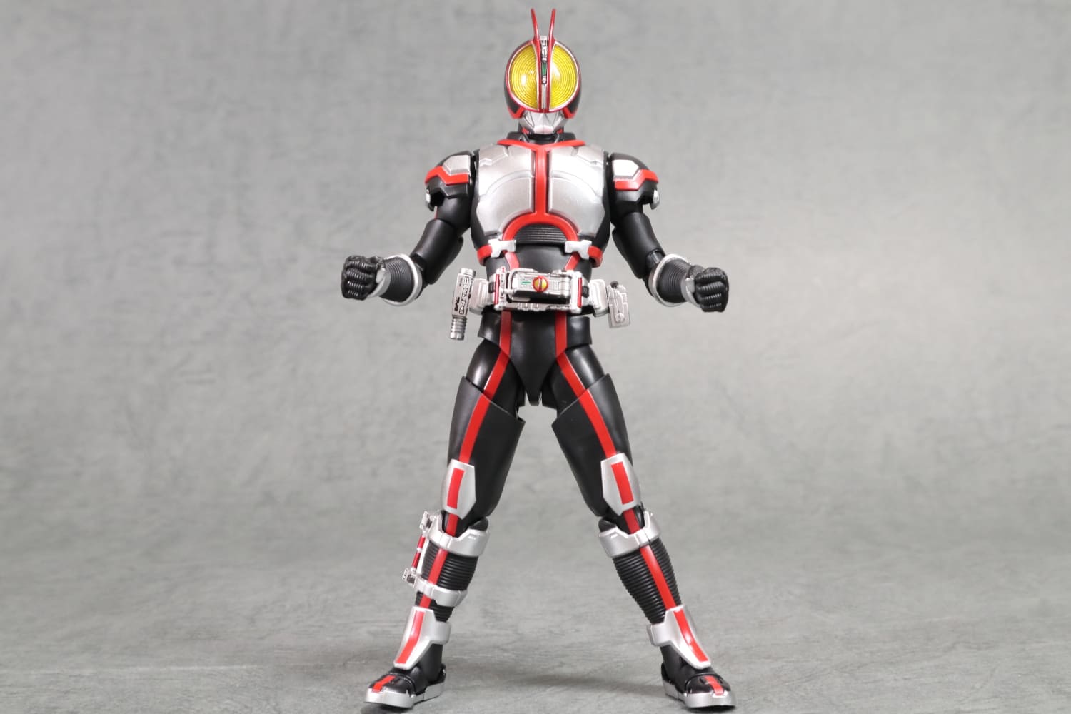 S.H.Figuarts（真骨彫製法） 仮面ライダーファイズ レビュー | TOYHOUND