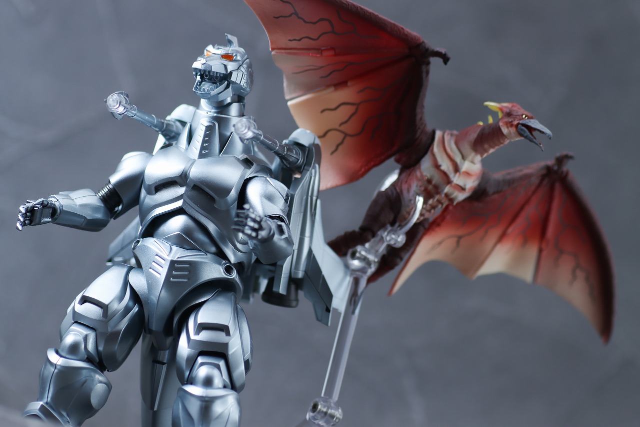 S.H.モンスターアーツ メカゴジラ（1993）＆ガルーダ＆ファイヤー